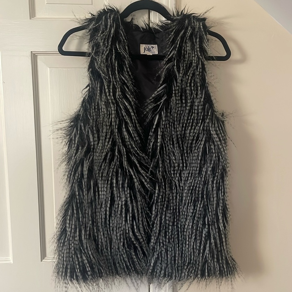 Fur Vest White and Black Jolt Size Medium